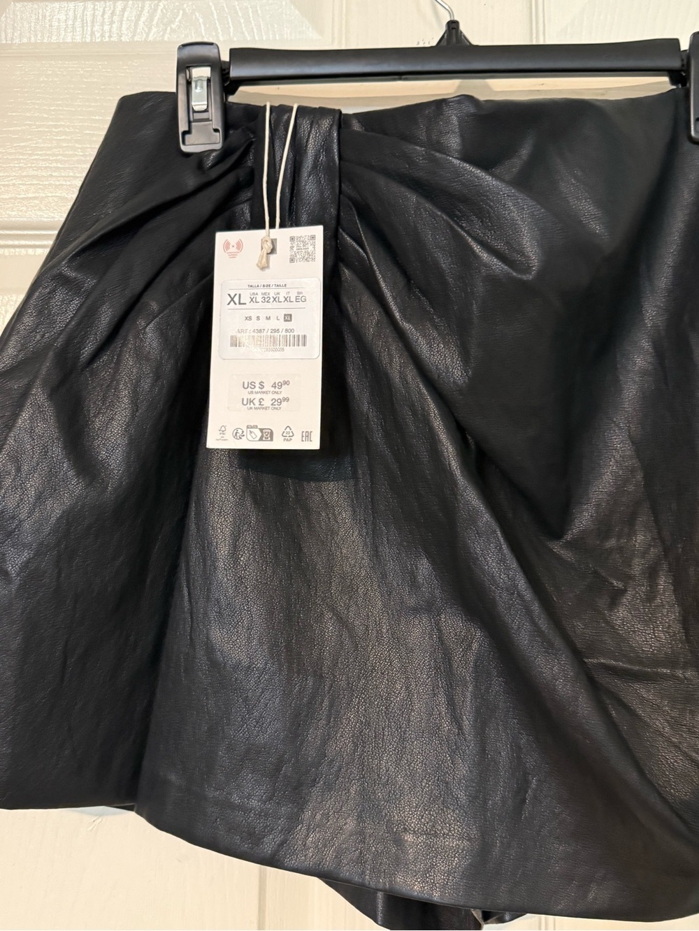 NWT ZARA Black Faux Leather Mini Skirt/shorts with Front Pleat Detail size XL - Picture 5 of 5